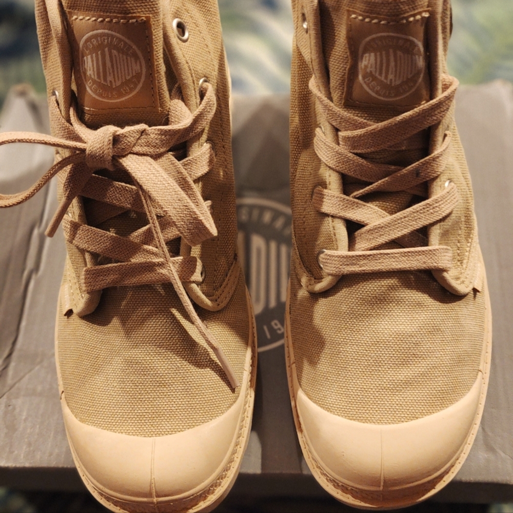 Palladium boots